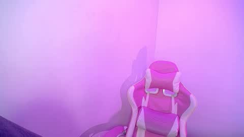 Emma online show from 11/10/25, 03:27