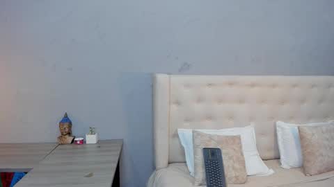 Stephane Rouss online show from 10/18/25, 07:47