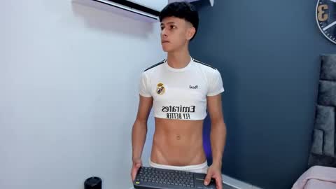 Stephane Rouss online show from 11/17/25, 08:14