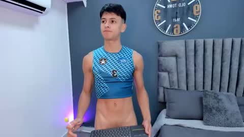 Stephane Rouss online show from 12/04/25, 08:28