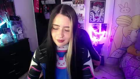 Snapshot of stephani_rousso chatting on 10/14/25, 11:27 joha cosmo online show from 10/14/25, 11:27