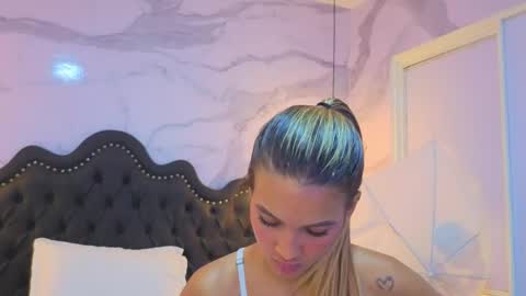 Snapshot of stephani_sweet chatting on 05/18/26, 04:07 Stefff online show from 05/18/26, 04:07