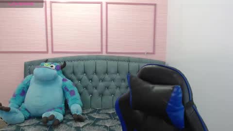 Stephania online show from 01/28/25, 10:23