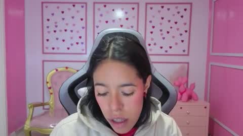 Stephania online show from 09/10/25, 11:32