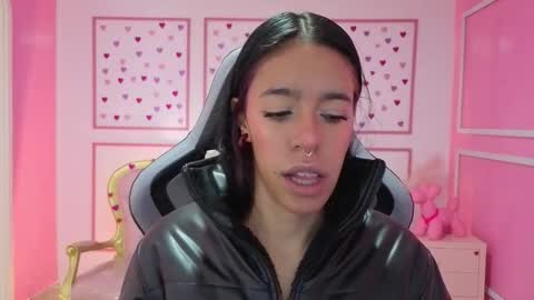 Stephania online show from 09/30/25, 11:37