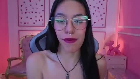 Stephania online show from 10/08/25, 12:36