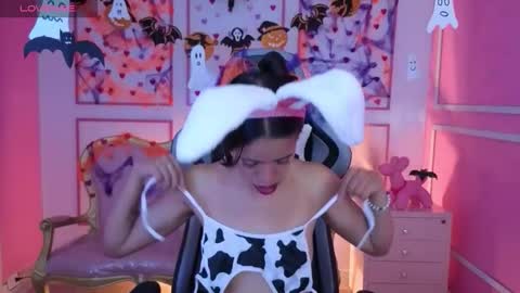 Stephania online show from 10/25/25, 12:23