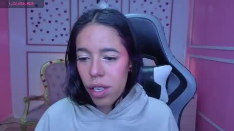 Stephania online show from 11/01/25, 12:40