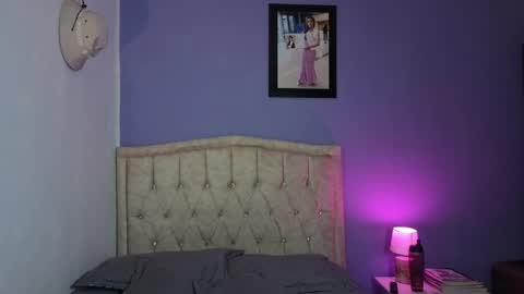 Stephania online show from 04/01/26, 05:43