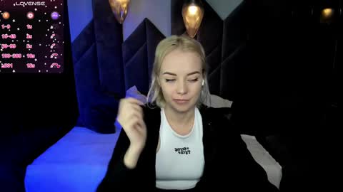 Snapshot of stephanie_sea chatting on 02/10/25, 04:58 Stephanie Sea online show from 02/10/25, 04:58