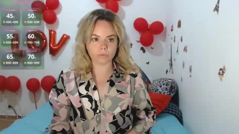 Stephanie   online show from 04/20/26, 07:44