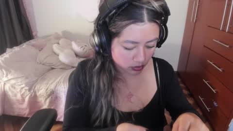 Stephanie  online show from 12/14/25, 11:09