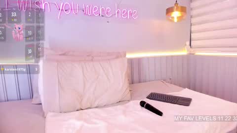Snapshot of stephany__monroe chatting on 02/11/25, 04:35 Stephany online show from 02/11/25, 04:35