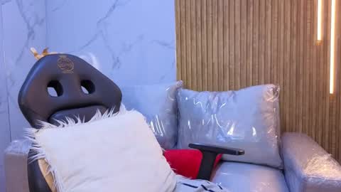 Snapshot of stephany_rodriguez_ chatting on 11/22/25, 01:43 stephany_rodriguez_ online show from 11/22/25, 01:43