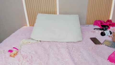 Stephany online show from 10/30/25, 04:58