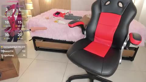 Stephany online show from 12/15/25, 03:27