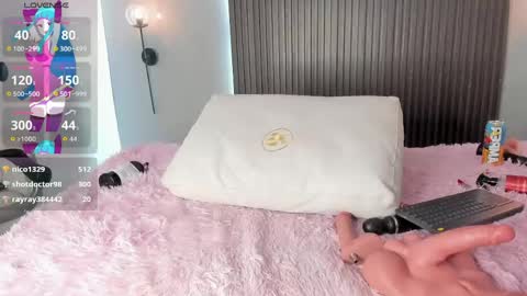 Stephany online show from 04/15/26, 07:37