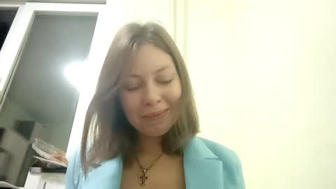 Snapshot of stephanyfuerte chatting on 12/04/25, 05:43 Jessica online show from 12/04/25, 05:43