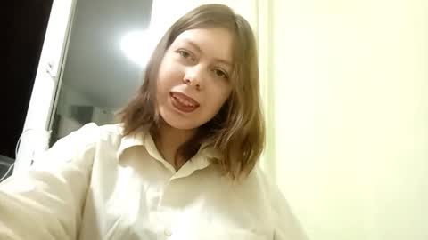 Snapshot of stephanyfuerte chatting on 12/18/25, 02:45 Jessica online show from 12/18/25, 02:45