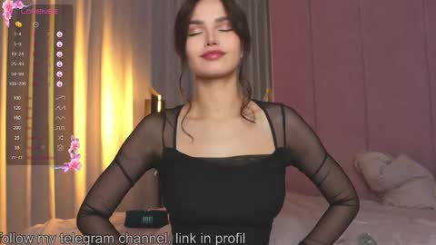 Anna online show from 12/16/25, 08:25