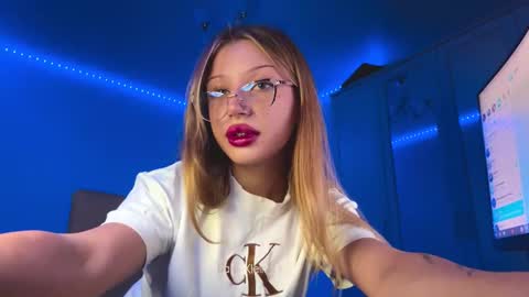 Snapshot of stepheniesemans chatting on 02/16/26, 04:14 Stef online show from 02/16/26, 04:14