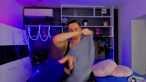 Stephie online show from 03/31/26, 05:30