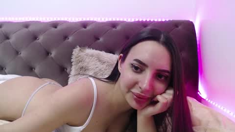 StepMommy19 online show from 01/25/25, 10:18