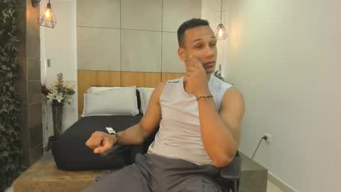 Snapshot of sterling_magnus chatting on 02/17/26, 09:10 online show from 02/17/26, 09:10