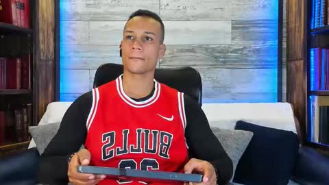 Snapshot of sterling_magnus chatting on 02/21/26, 04:19 online show from 02/21/26, 04:19