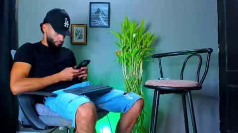 Snapshot of stev_velez chatting on 08/07/26, 12:40 Steve online show from 08/07/26, 12:40