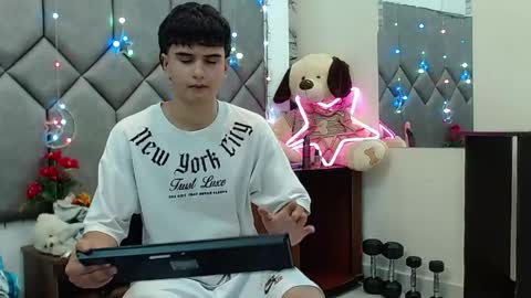Snapshot of steve_hotman_ chatting on 05/11/26, 04:04 Steve Hotman online show from 05/11/26, 04:04