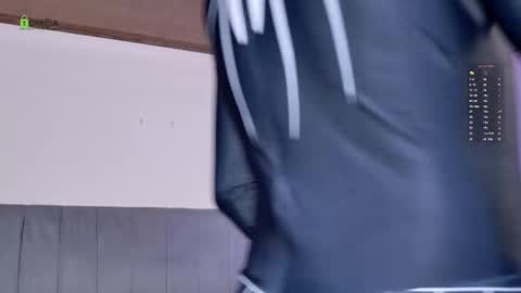 Snapshot of steveen_1604 chatting on 12/14/25, 06:56 Stevenn online show from 12/14/25, 06:56