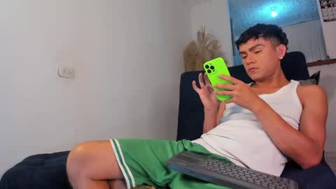 Snapshot of steven_baby69 chatting on 06/01/26, 08:10 STEVENN online show from 06/01/26, 08:10