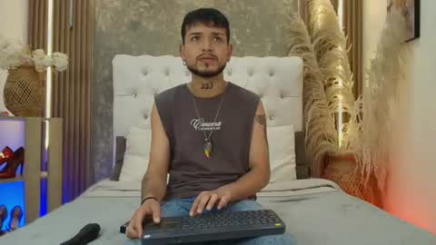 Snapshot of steven_skiing chatting on 07/07/26, 03:31 STEVEN online show from 07/07/26, 03:31