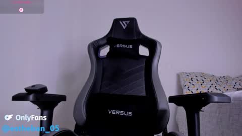 Snapshot of steven_smith05 chatting on 09/20/25, 03:40 Esteban online show from 09/20/25, 03:40