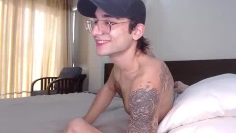 Alex   online show from 02/05/25, 01:37