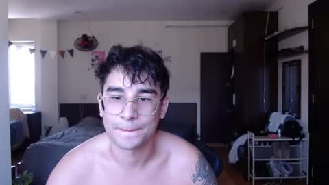 Snapshot of steveoceanbeanhuge chatting on 06/24/26, 03:27 Alex online show from 06/24/26, 03:27
