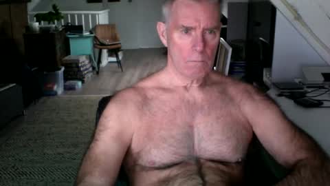 Snapshot of stevetwo chatting on 01/18/25, 02:55 stevetwo online show from 01/18/25, 02:55