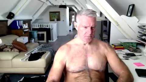 Snapshot of stevetwo chatting on 04/21/26, 11:49 stevetwo online show from 04/21/26, 11:49