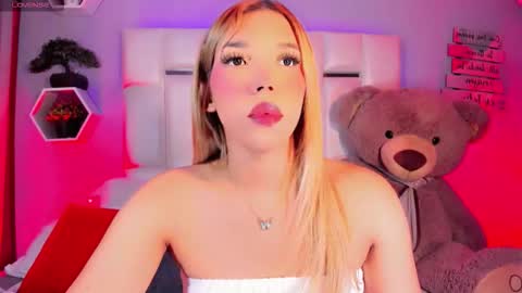 Snapshot of steyseequeen chatting on 09/17/25, 01:40 Steisee Reyes online show from 09/17/25, 01:40