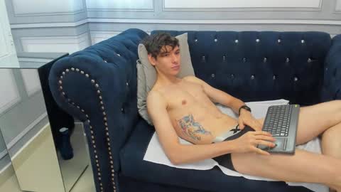 Snapshot of sthefan_salvatore chatting on 03/03/25, 02:26 STEFAN online show from 03/03/25, 02:26