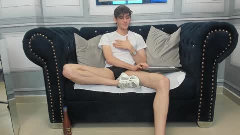 Snapshot of sthefan_salvatore chatting on 03/07/25, 05:28 STEFAN online show from 03/07/25, 05:28