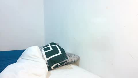 sthefany2512 online show from 04/02/26, 01:03