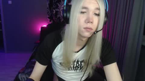 Steve online show from 12/05/25, 05:42