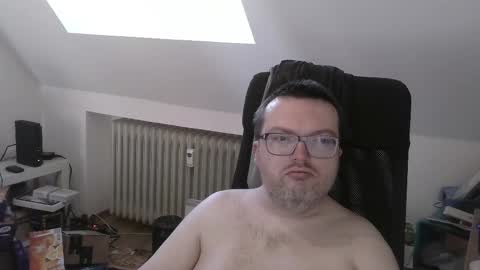 Snapshot of still_alive1985 chatting on 05/30/26, 07:05 Oliver online show from 05/30/26, 07:05