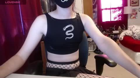 sting_ray111 online show from 09/28/25, 09:42