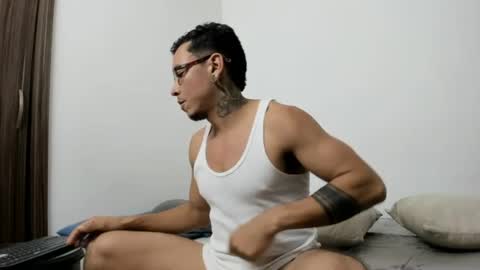 Snapshot of stiven_trainer chatting on 06/25/26, 05:12 stiven_trainer online show from 06/25/26, 05:12