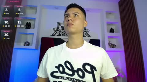 Snapshot of stiven_zarek chatting on 02/25/26, 12:37 stiven online show from 02/25/26, 12:37