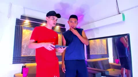 friends online show from 11/08/25, 04:23