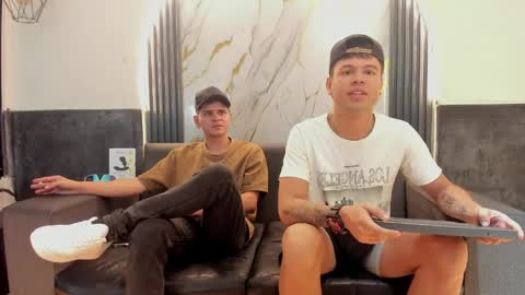 friends online show from 05/18/26, 03:57